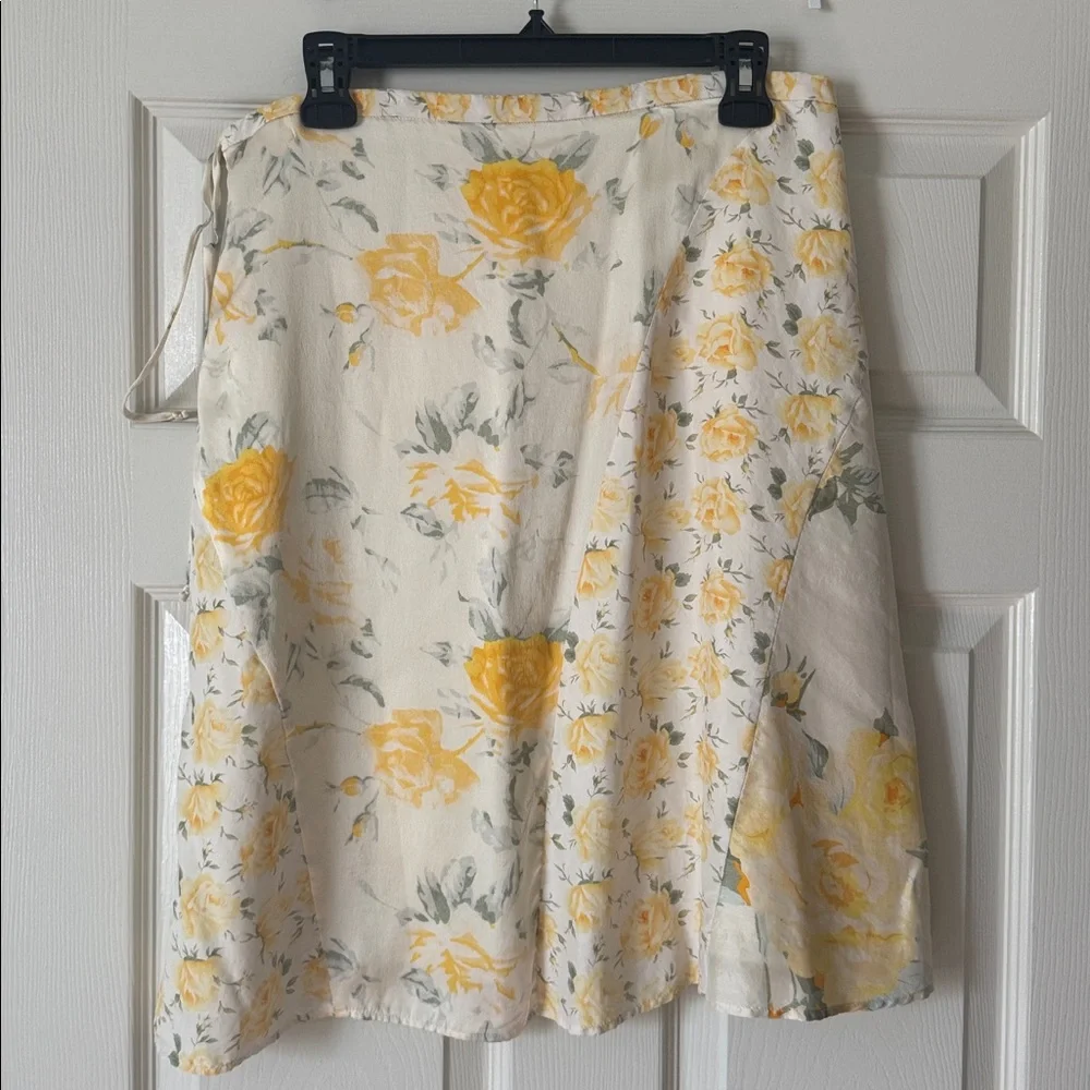 Banana Republic Vintage Silk Skirt - Picture 6 of 6